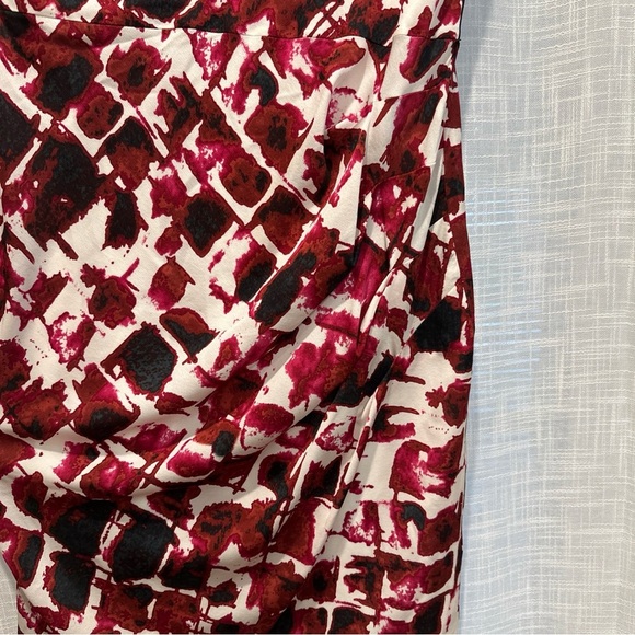 St. John Collection Womens Midi Dress Size 6 Ruched Red & White Patterned Silk - Picture 8 of 12